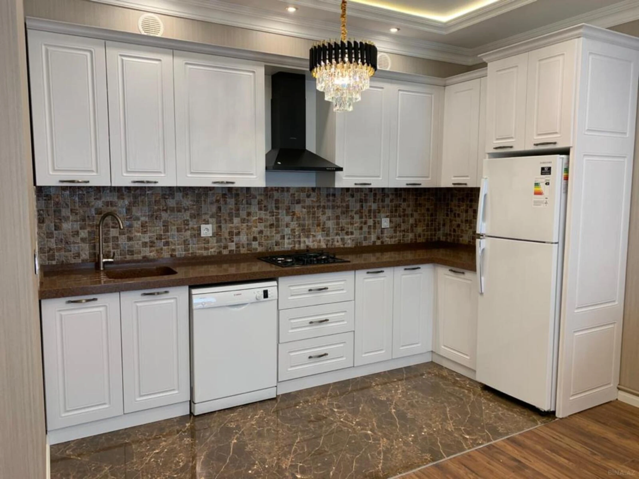 Kirayə verilir 3 otaqlı mənzil 102 m²