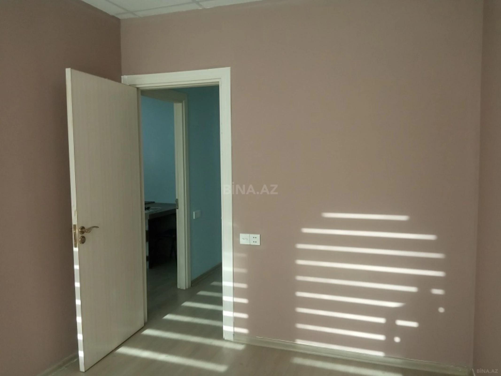 Kirayə verilir 3 otaqlı ofis 110 m²