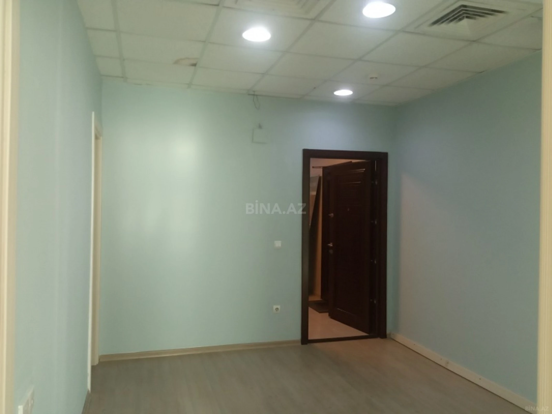 Kirayə verilir 3 otaqlı ofis 110 m²