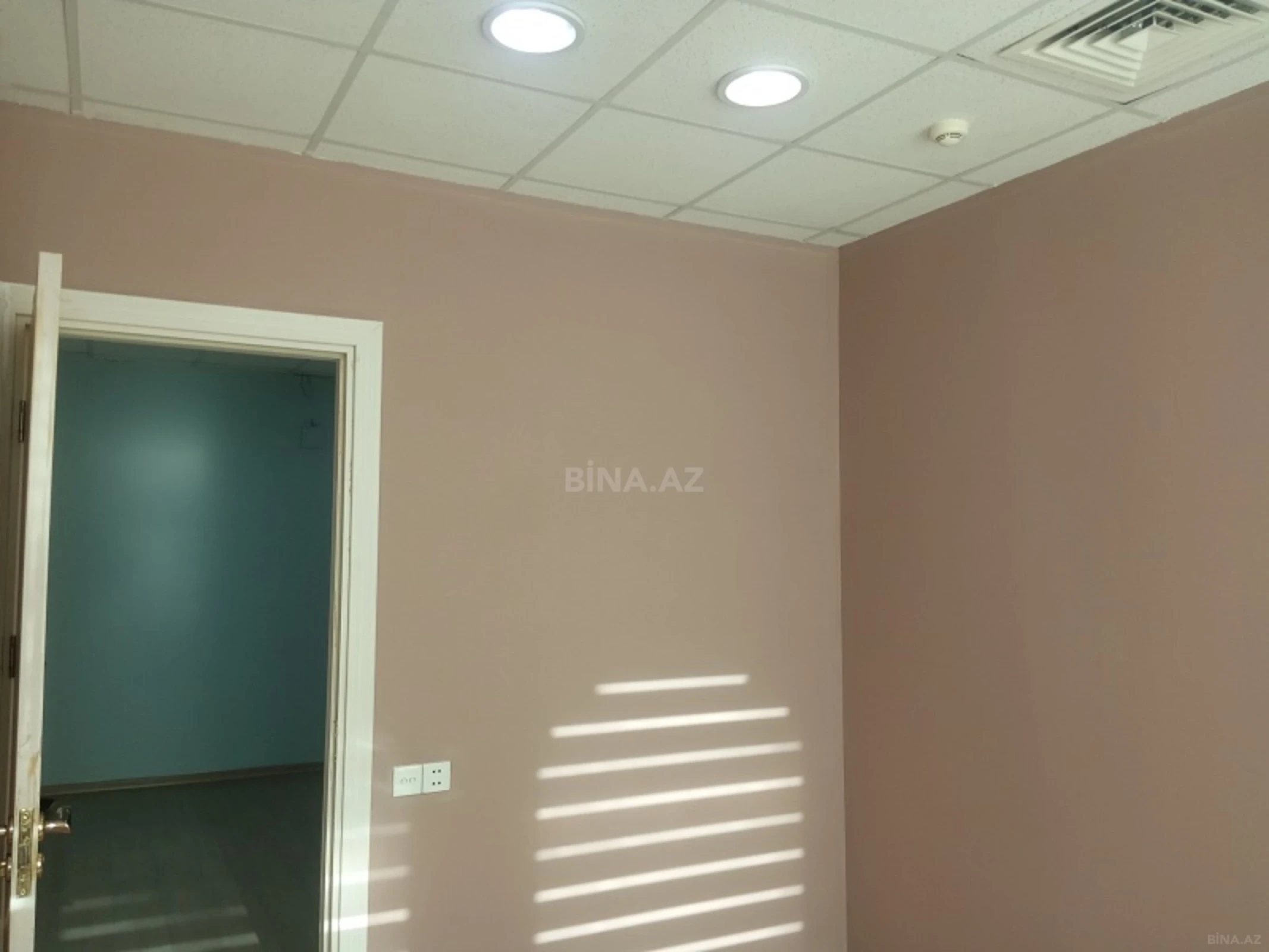 Kirayə verilir 3 otaqlı ofis 110 m²