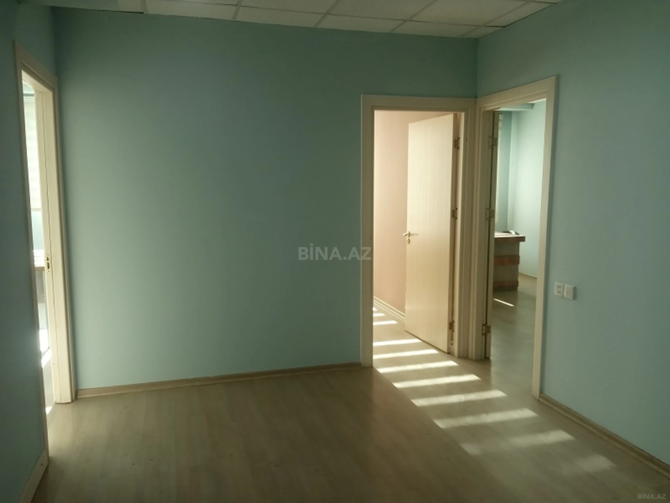 Kirayə verilir 3 otaqlı ofis 110 m²