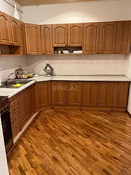 Kirayə verilir 9 otaqlı həyət evi 600 m²