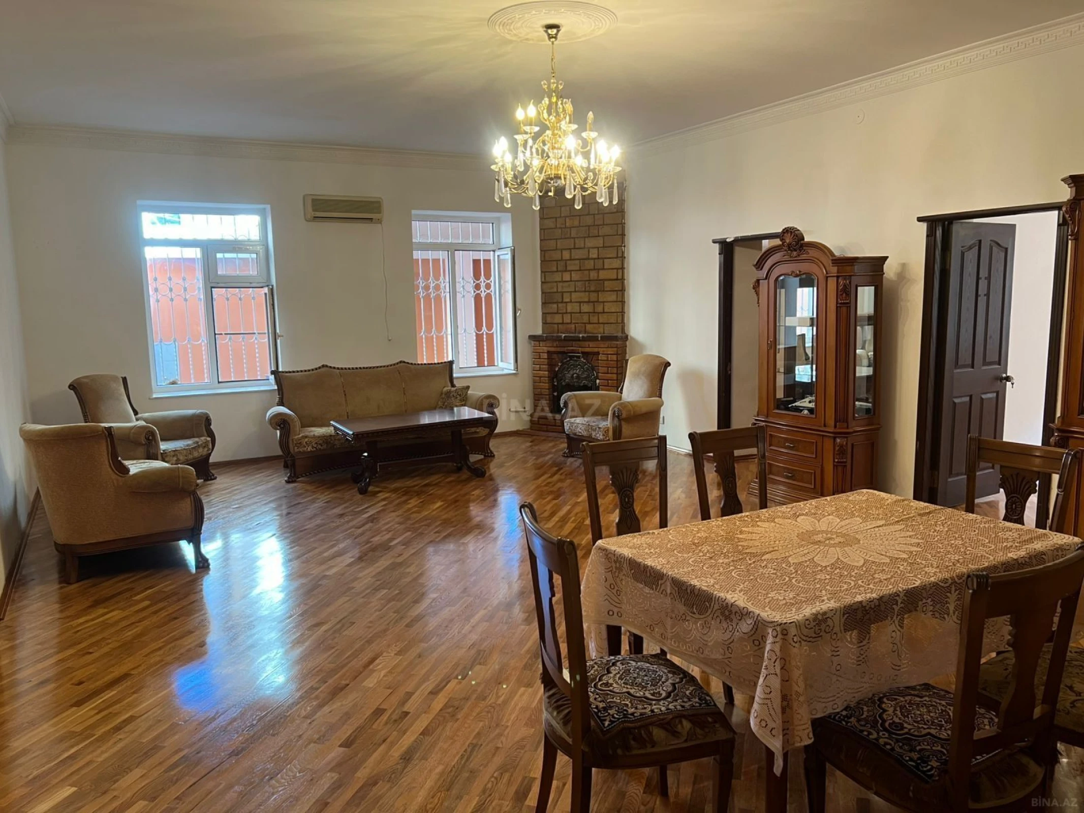 Kirayə verilir 9 otaqlı həyət evi 600 m²