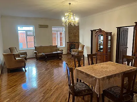 Kirayə verilir 9 otaqlı həyət evi 600 m²