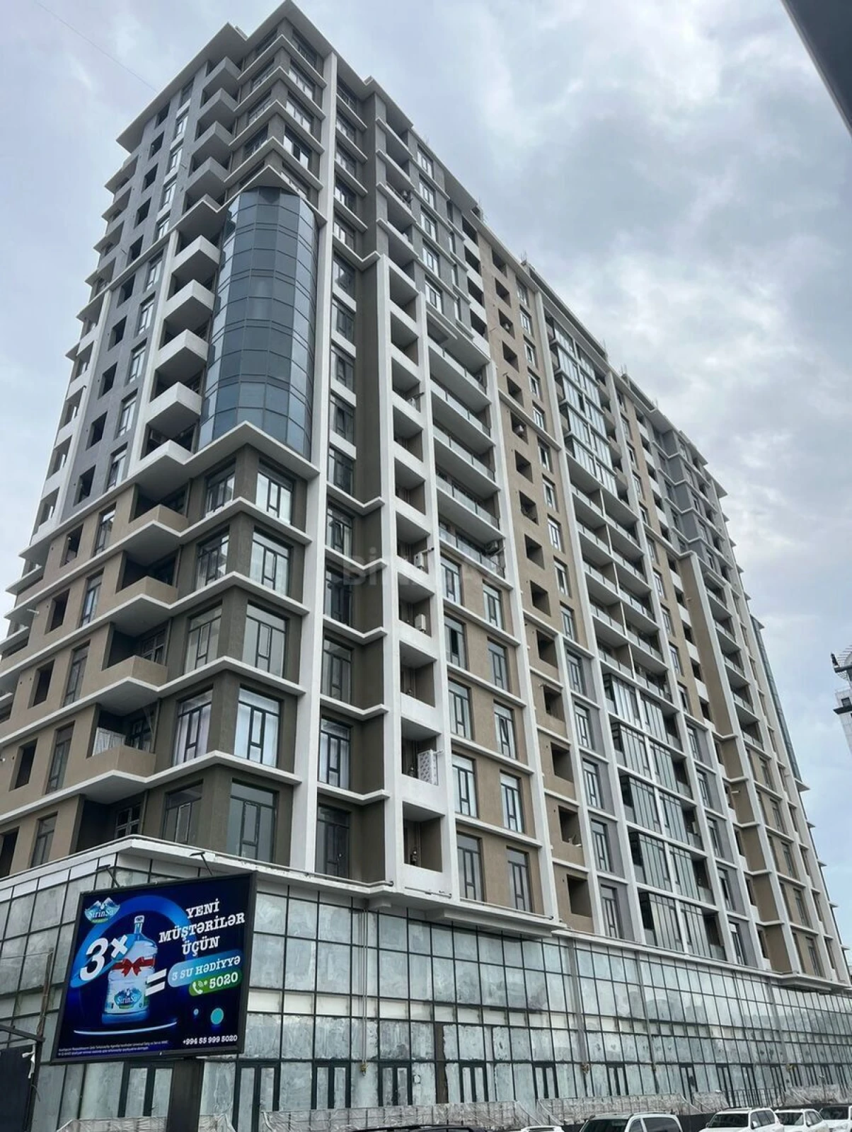 Satılır 3 otaqlı mənzil 117 m²