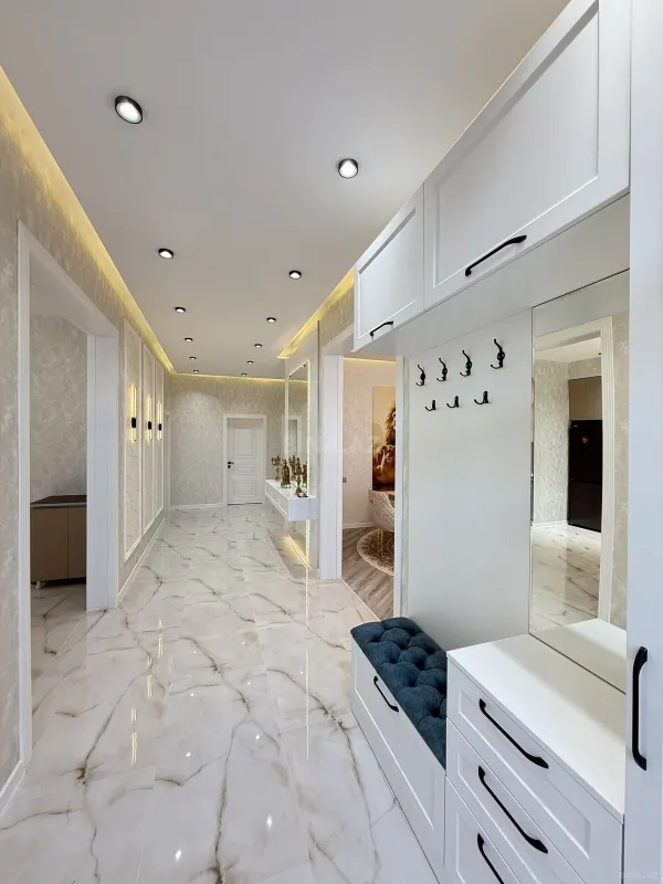 Satılır 4 otaqlı həyət evi 165 m²