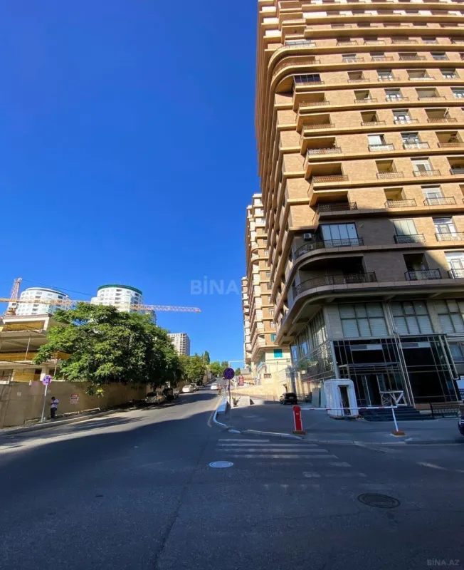 Satılır 3 otaqlı mənzil 148 m²