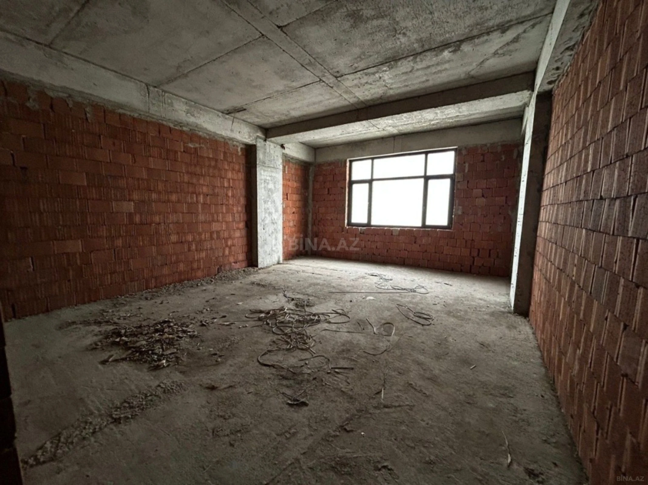 Satılır 3 otaqlı mənzil 148 m²