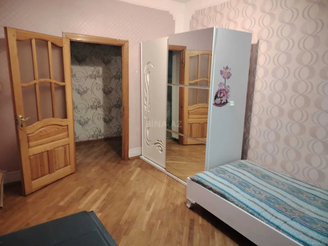 Kirayə verilir 4 otaqlı mənzil 110 m²