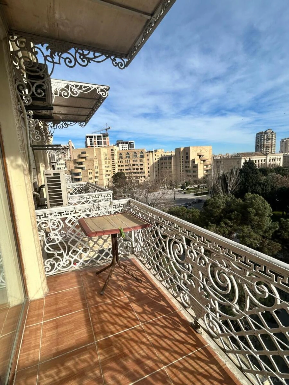 Satılır 2 otaqlı mənzil 60 m²