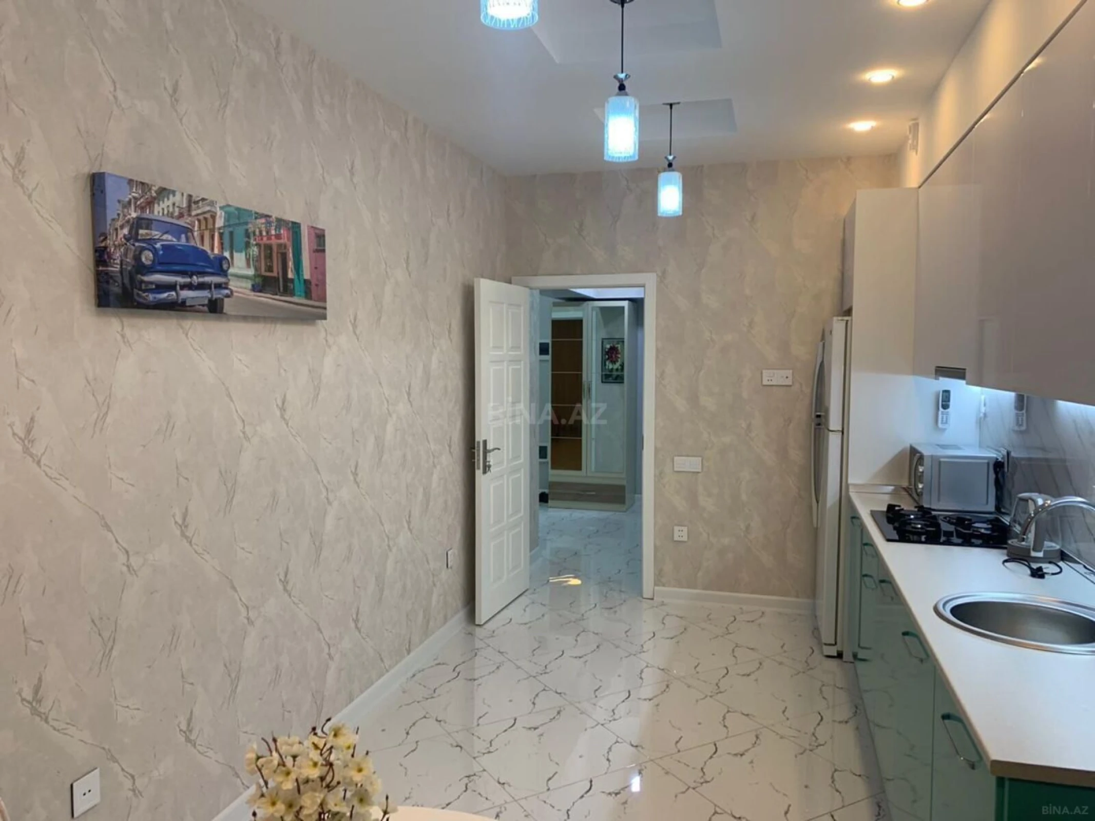 Kirayə verilir 3 otaqlı mənzil 150 m²