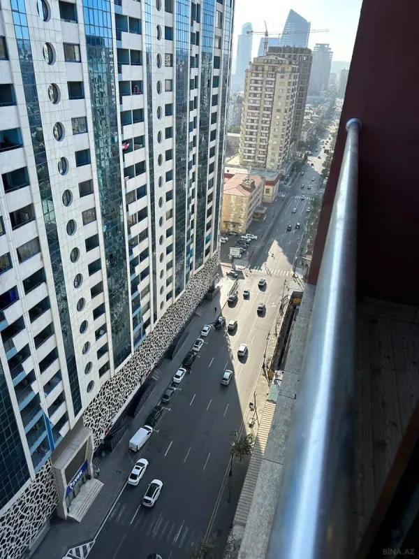 Kirayə verilir 3 otaqlı mənzil 150 m²