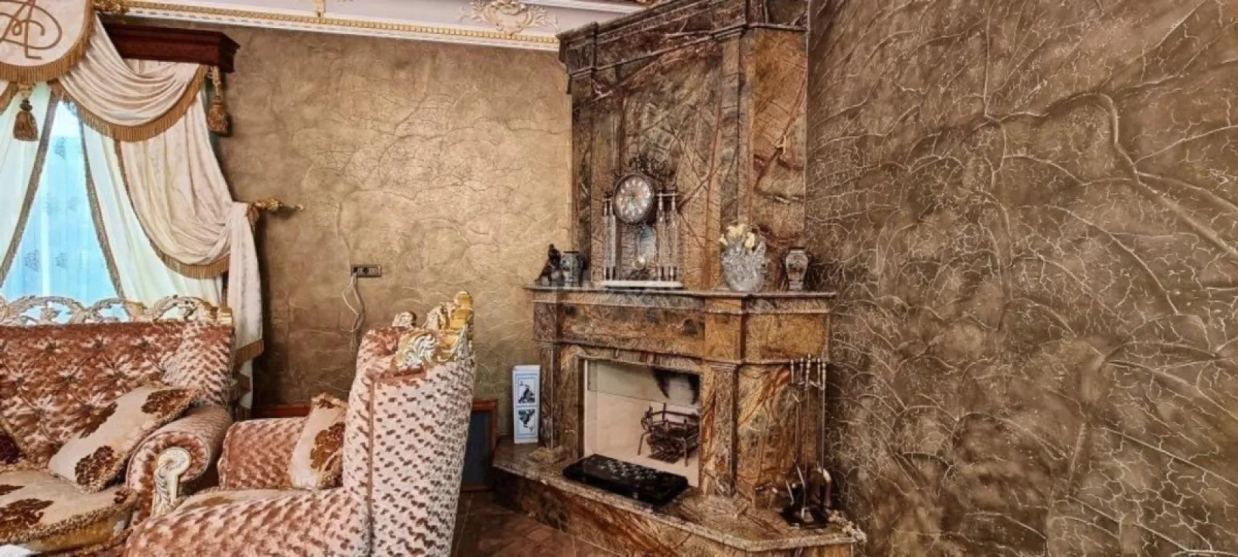 Kirayə verilir 9 otaqlı həyət evi 800 m²