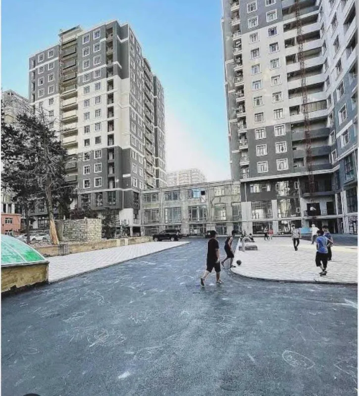 Satılır 3 otaqlı mənzil 146 m²