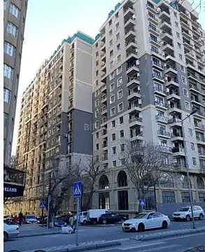 Satılır 3 otaqlı mənzil 146 m² — Bakı 3 otaq 146.00 m²