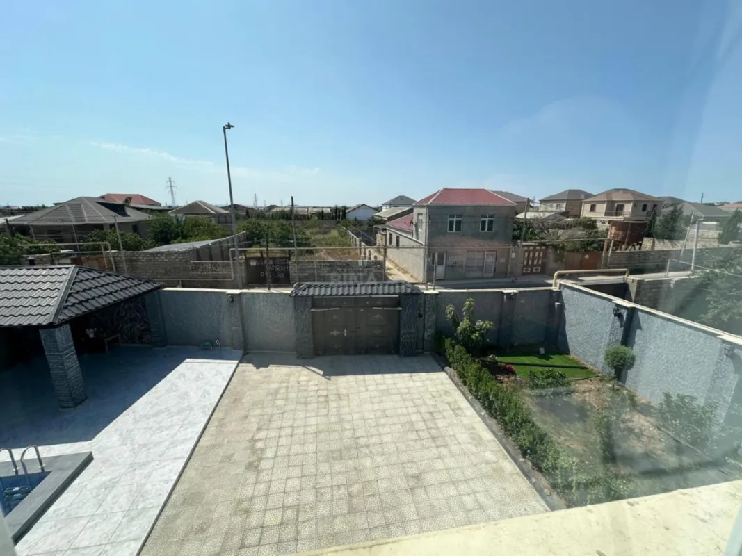 Satılır 6 otaqlı həyət evi 330 m²