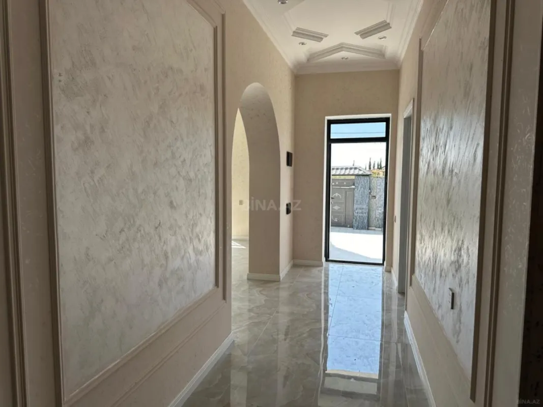 Satılır 6 otaqlı həyət evi 330 m²