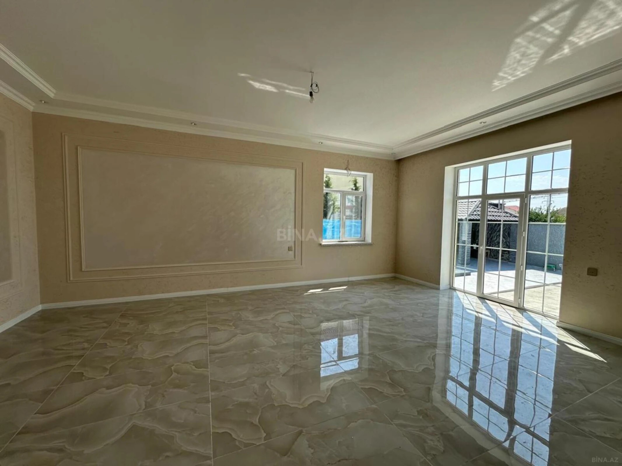 Satılır 6 otaqlı həyət evi 330 m²