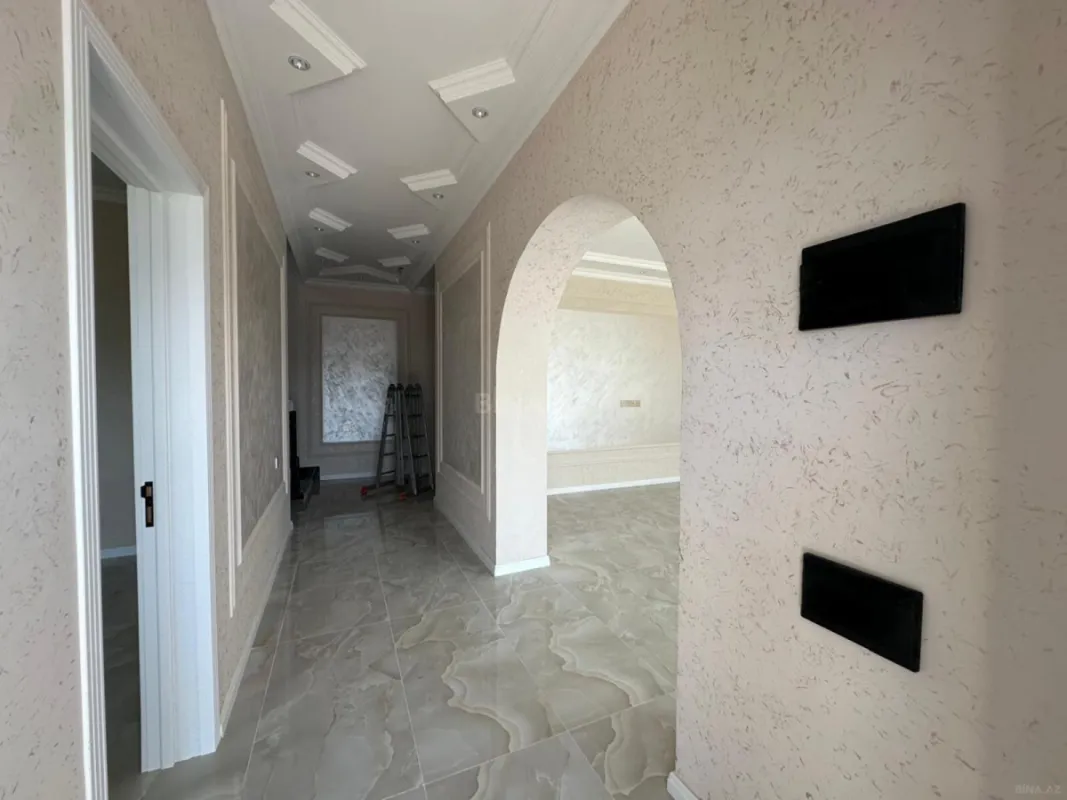 Satılır 6 otaqlı həyət evi 330 m²