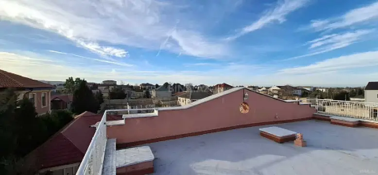 Satılır 6 otaqlı həyət evi 300 m²