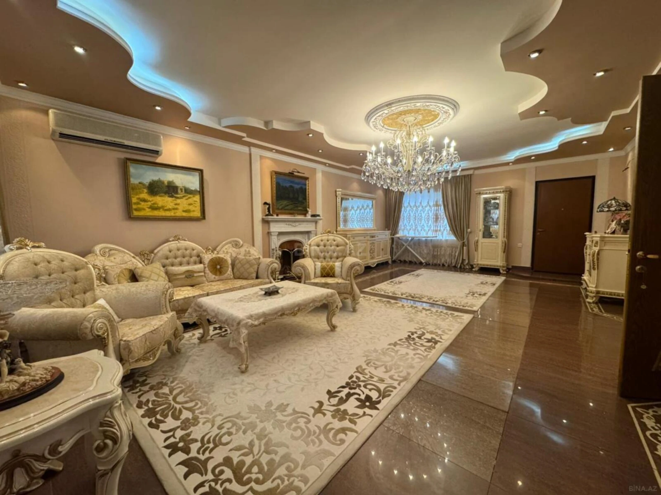 Satılır 6 otaqlı həyət evi 300 m²