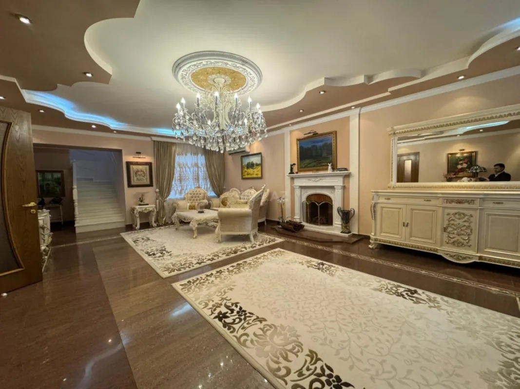 Satılır 6 otaqlı həyət evi 300 m²