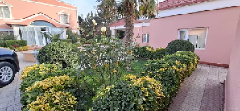 Satılır 6 otaqlı həyət evi 300 m²