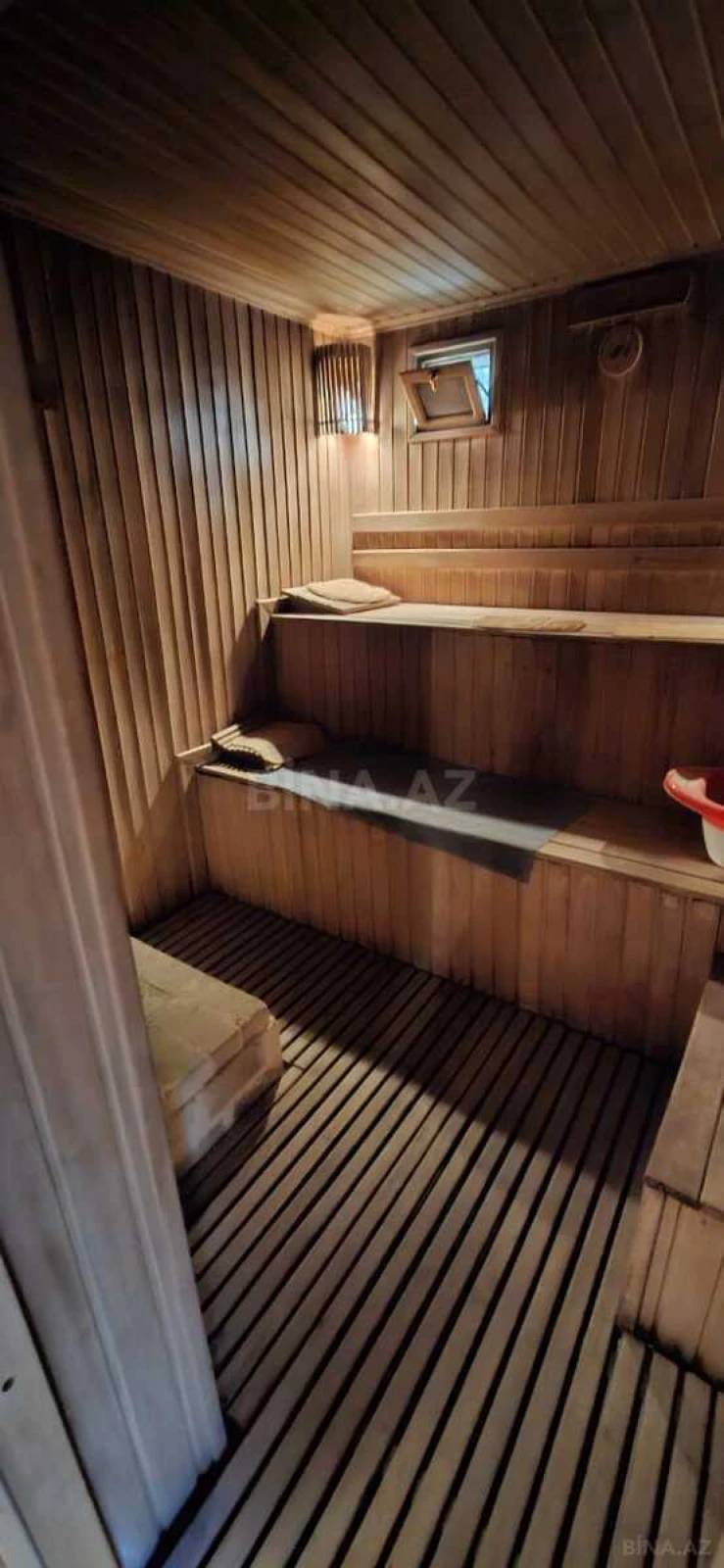 Satılır 6 otaqlı həyət evi 300 m²