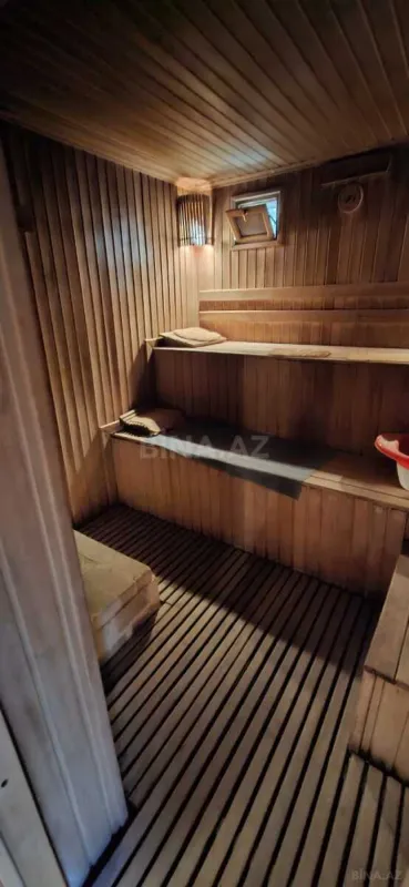 Satılır 6 otaqlı həyət evi 300 m²