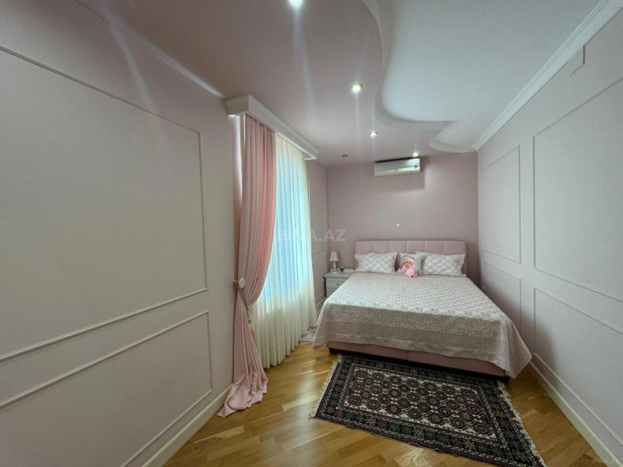 Satılır 6 otaqlı həyət evi 300 m²