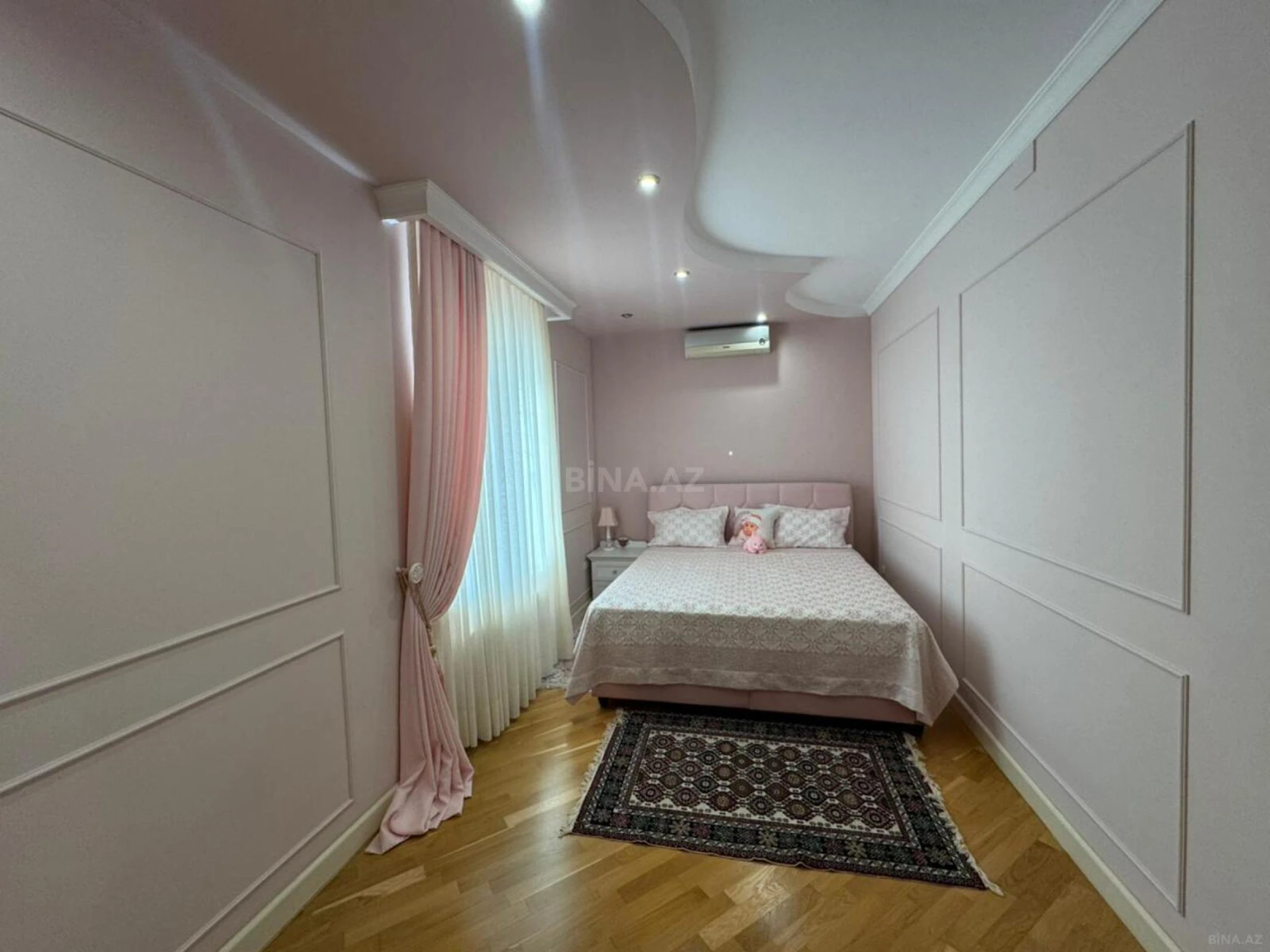 Satılır 6 otaqlı həyət evi 300 m²
