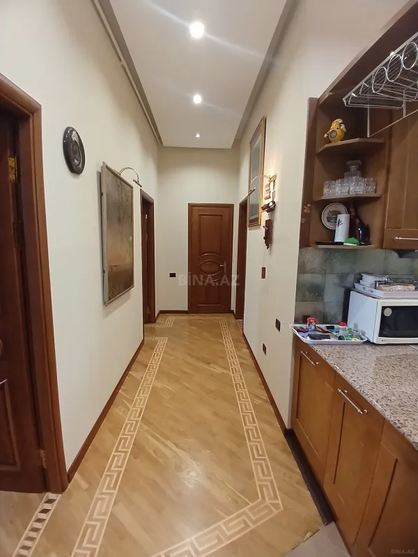 Satılır 3 otaqlı mənzil 110 m²