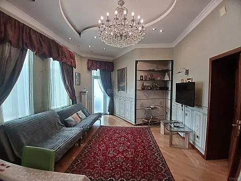 Satılır 3 otaqlı mənzil 110 m²