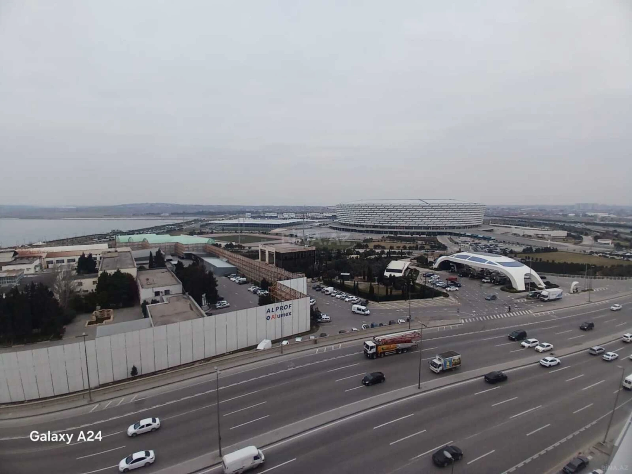 Satılır 2 otaqlı mənzil 107 m²