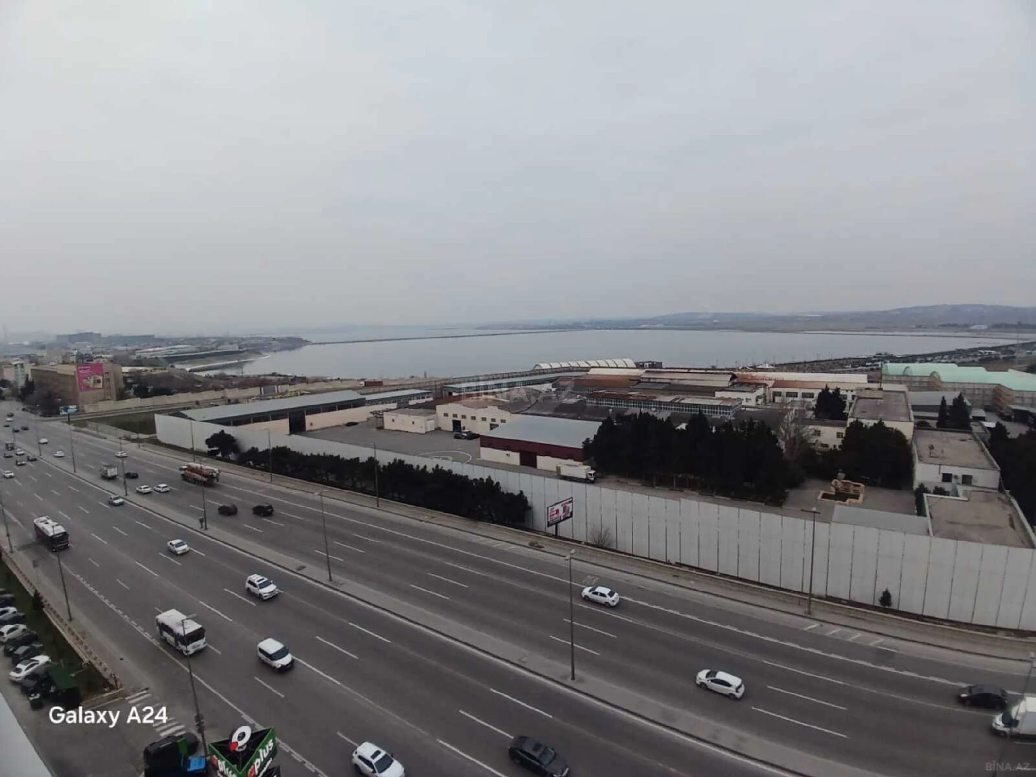 Satılır 2 otaqlı mənzil 107 m²