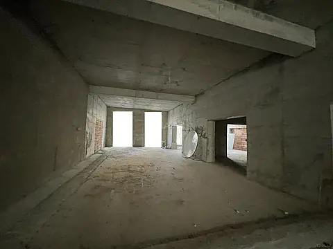 Satılır obyekt 220 m²