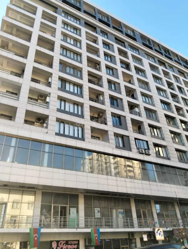 Satılır obyekt 220 m²