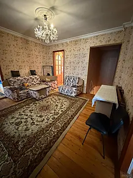 Satılır 7 otaqlı həyət evi 220 m²
