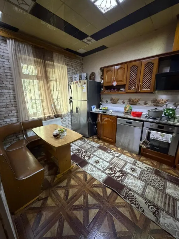Satılır 7 otaqlı həyət evi 220 m²