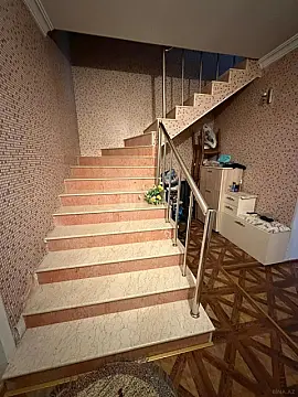 Satılır 7 otaqlı həyət evi 220 m²