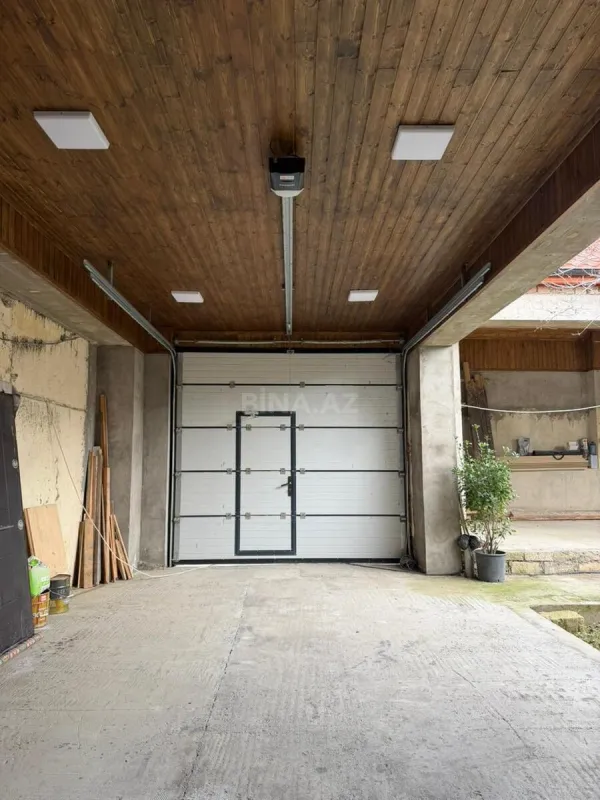 Satılır 7 otaqlı həyət evi 220 m²