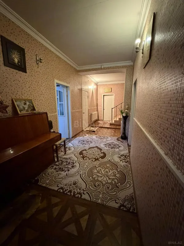 Satılır 7 otaqlı həyət evi 220 m²
