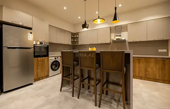 Kirayə verilir 2 otaqlı mənzil 66 m²