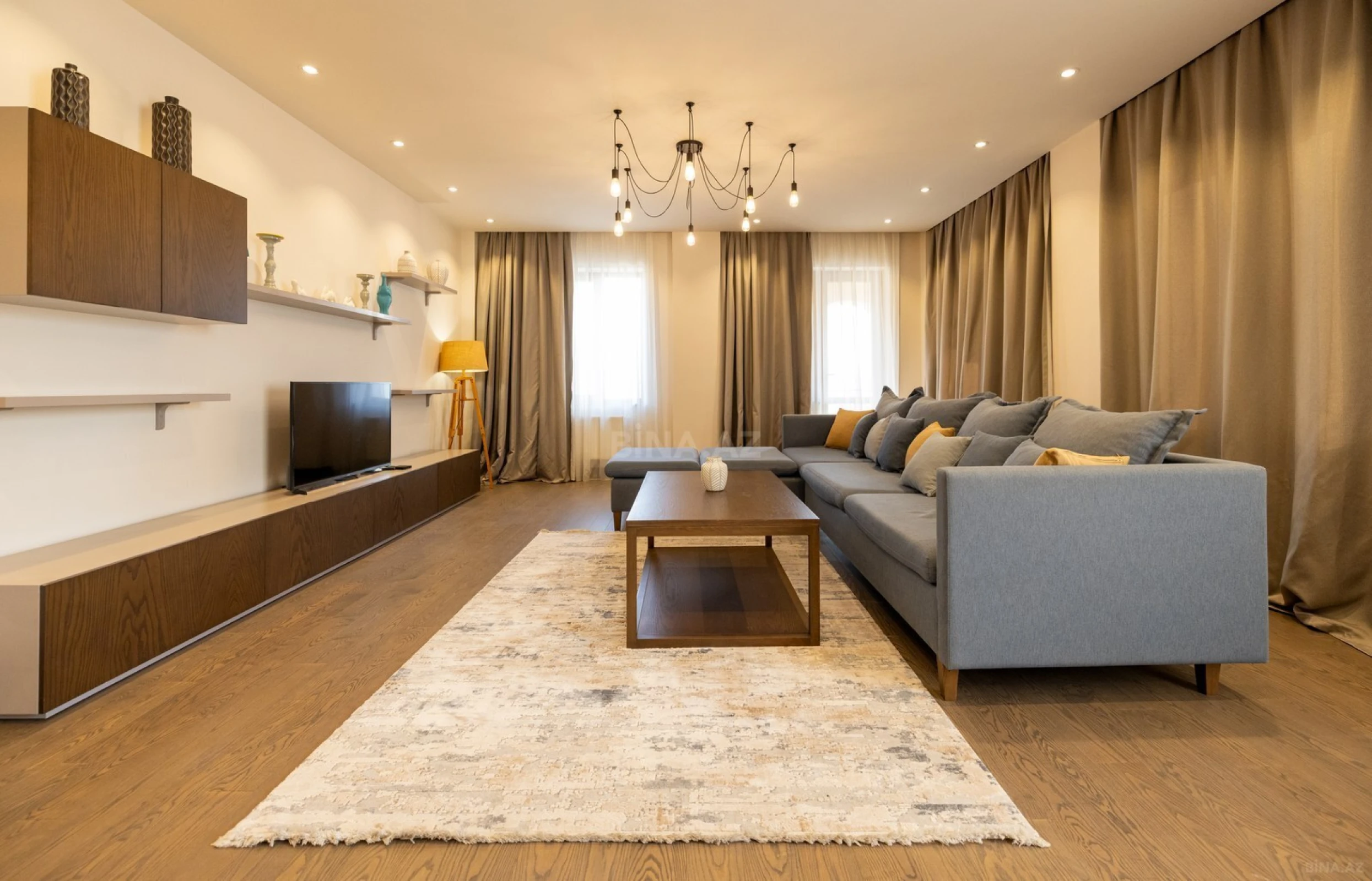 Kirayə verilir 2 otaqlı mənzil 66 m²