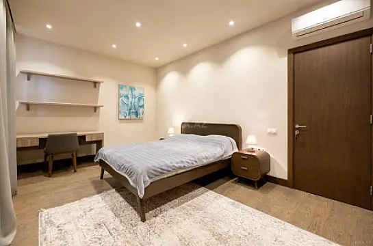 Kirayə verilir 2 otaqlı mənzil 66 m²