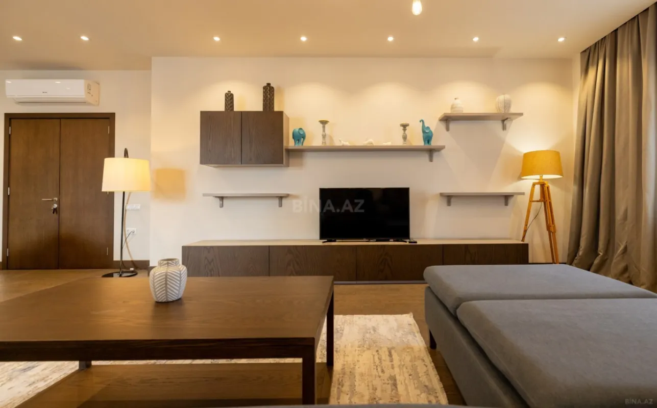 Kirayə verilir 2 otaqlı mənzil 66 m²