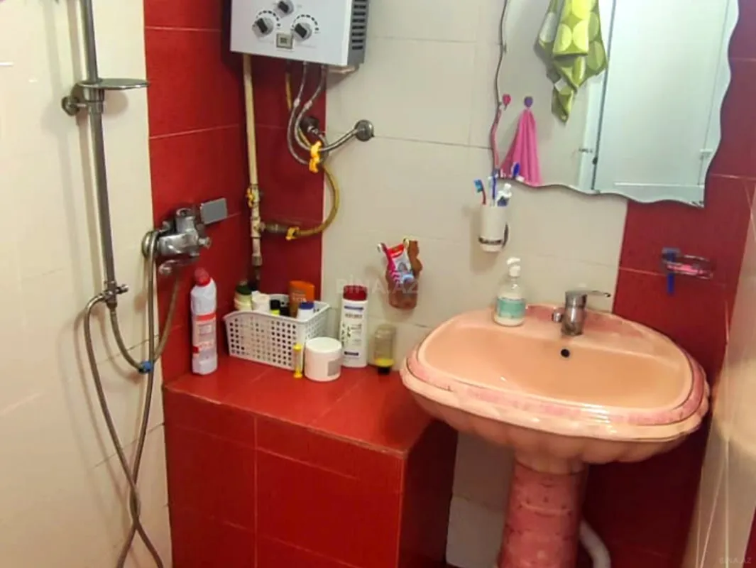 Satılır 4 otaqlı mənzil 96 m²