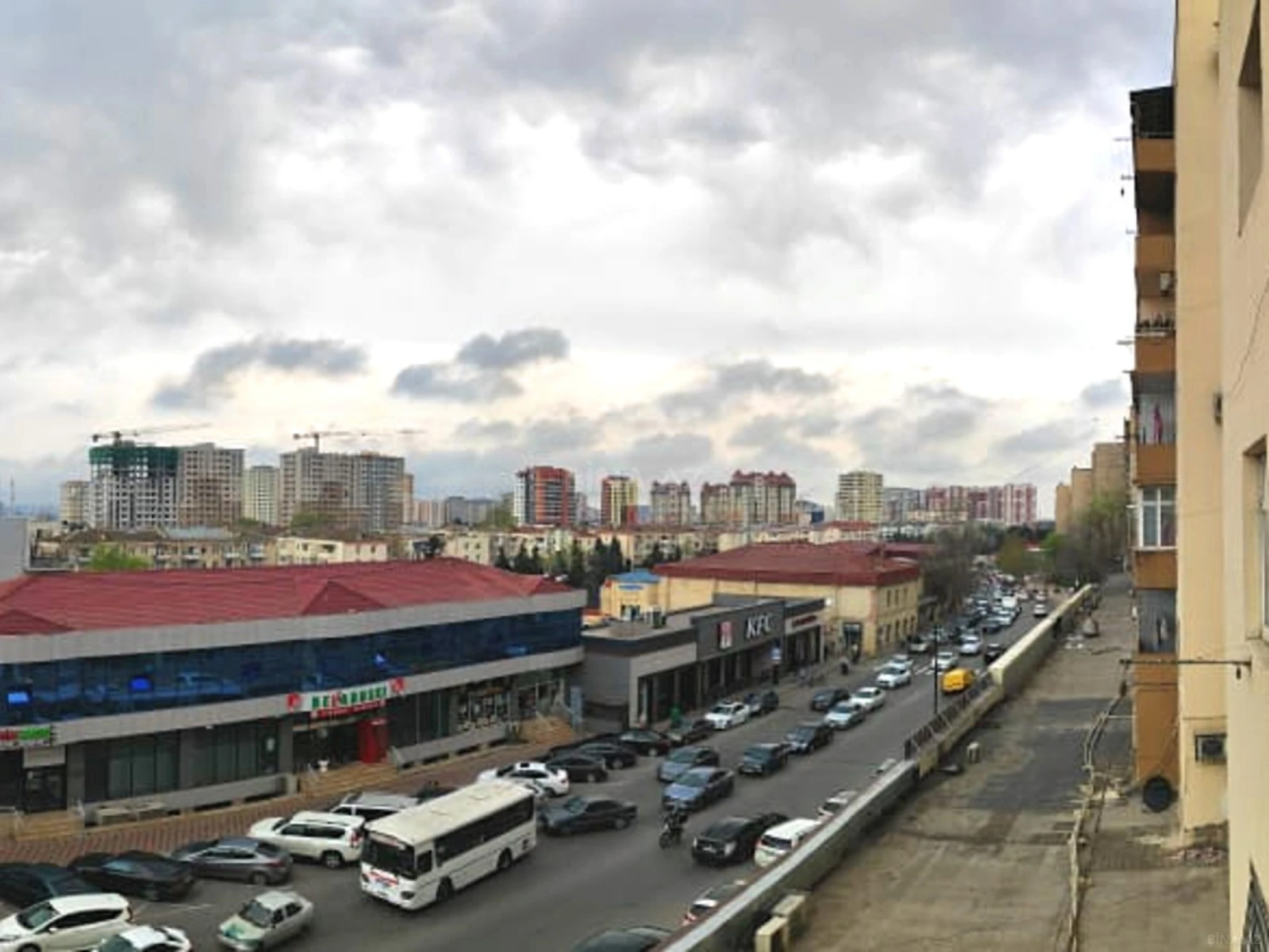 Satılır 4 otaqlı mənzil 96 m²