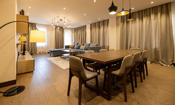 Kirayə verilir 3 otaqlı mənzil 185 m² — Bakı, Nizami 3 otaq 185.00 m²