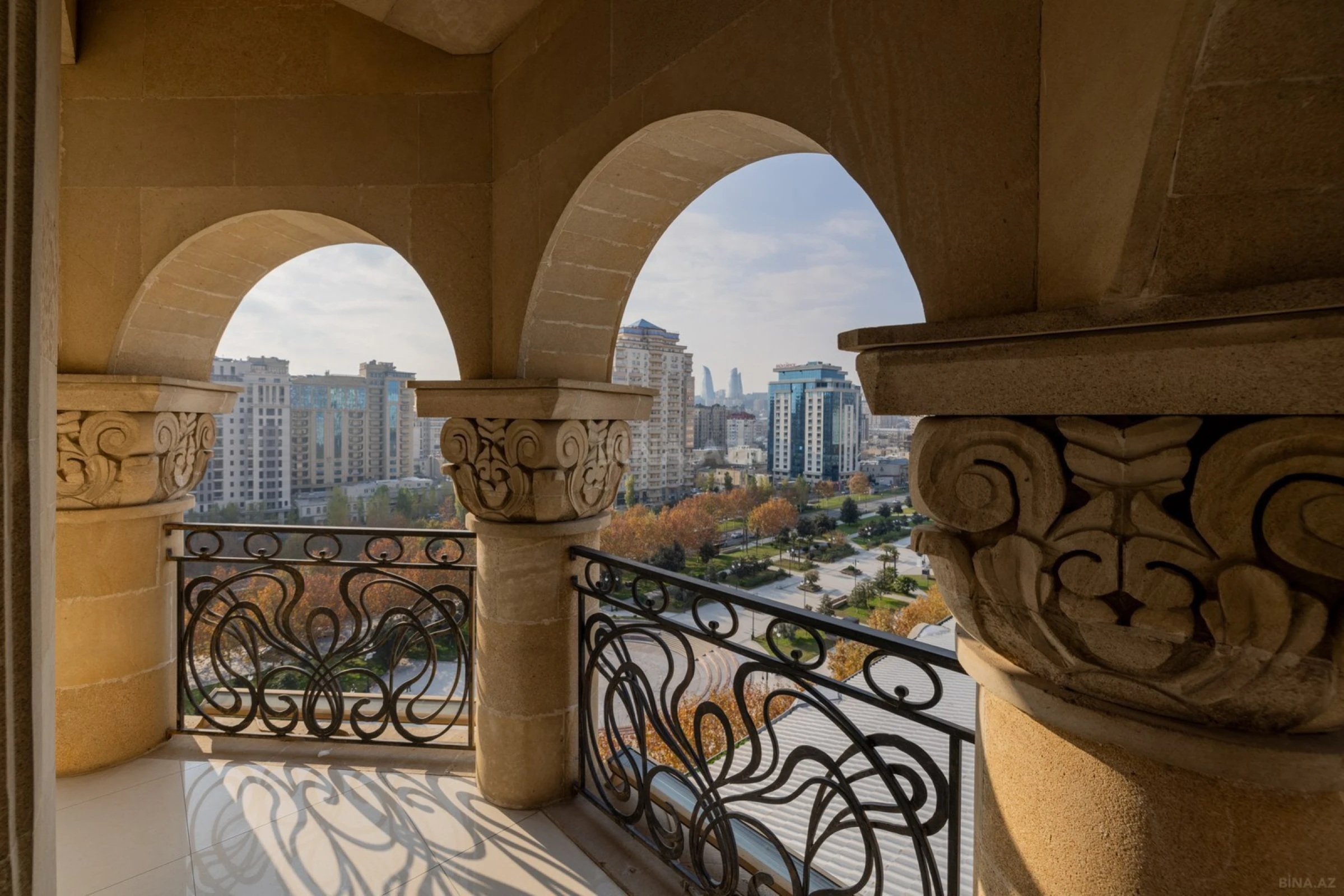 Kirayə verilir 3 otaqlı mənzil 185 m²